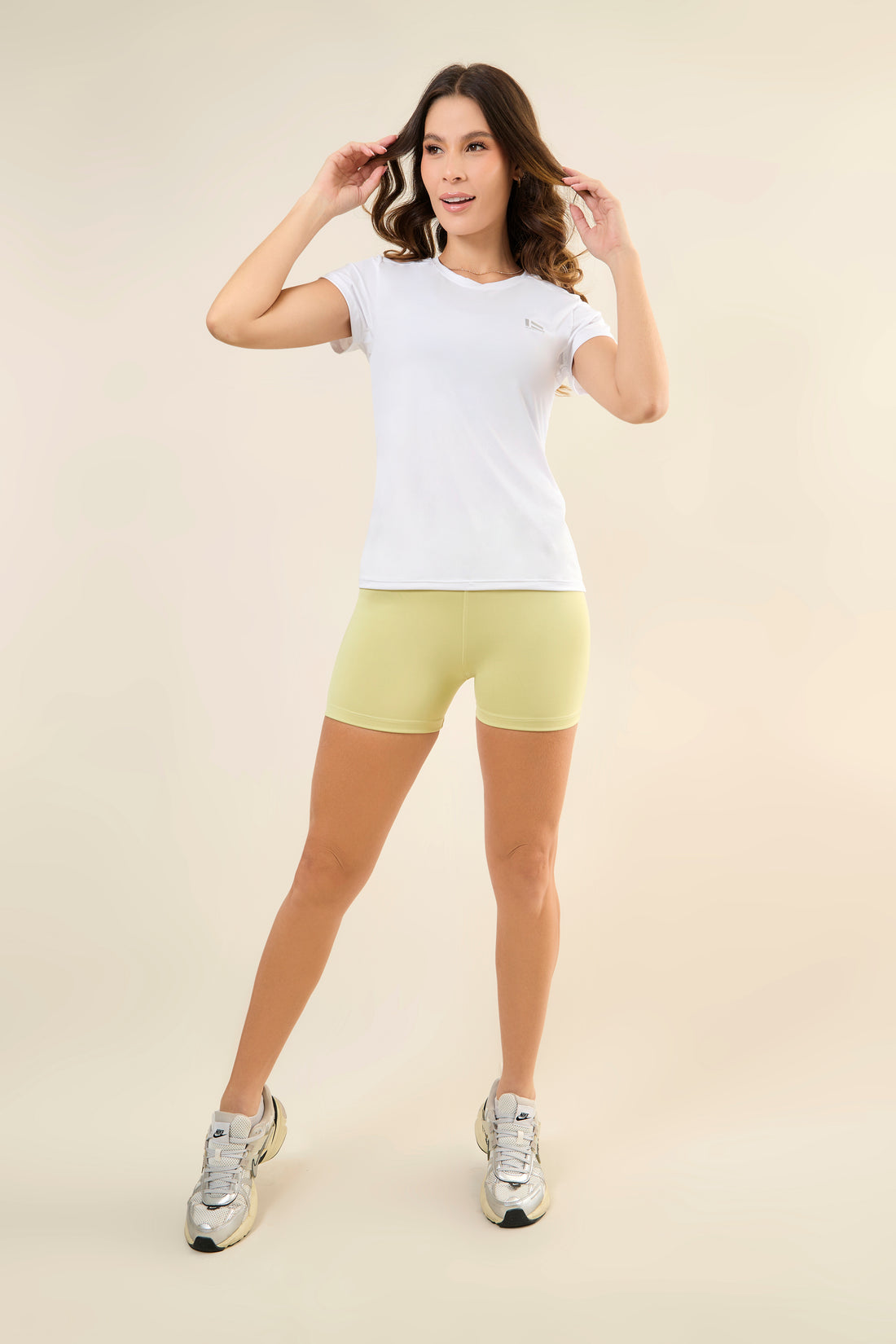 237127db-da68-44d3-b744-4c27c38d0f47/CamisetaEvolution_Blanco_1.jpg